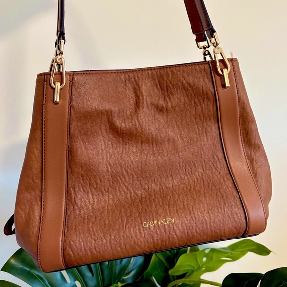 Calvin Klein Ellie Novelty Large Triple Compartment Brown Leather Shoulder Bag - Picture 3 of 16